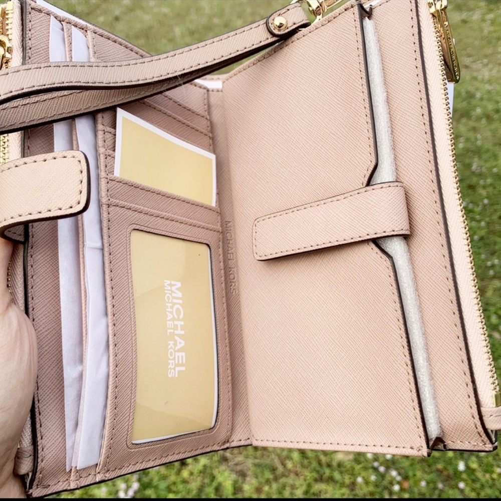 NWT Michael Kors Large Double Zip Wristlet Pink - Picture 3 of 5